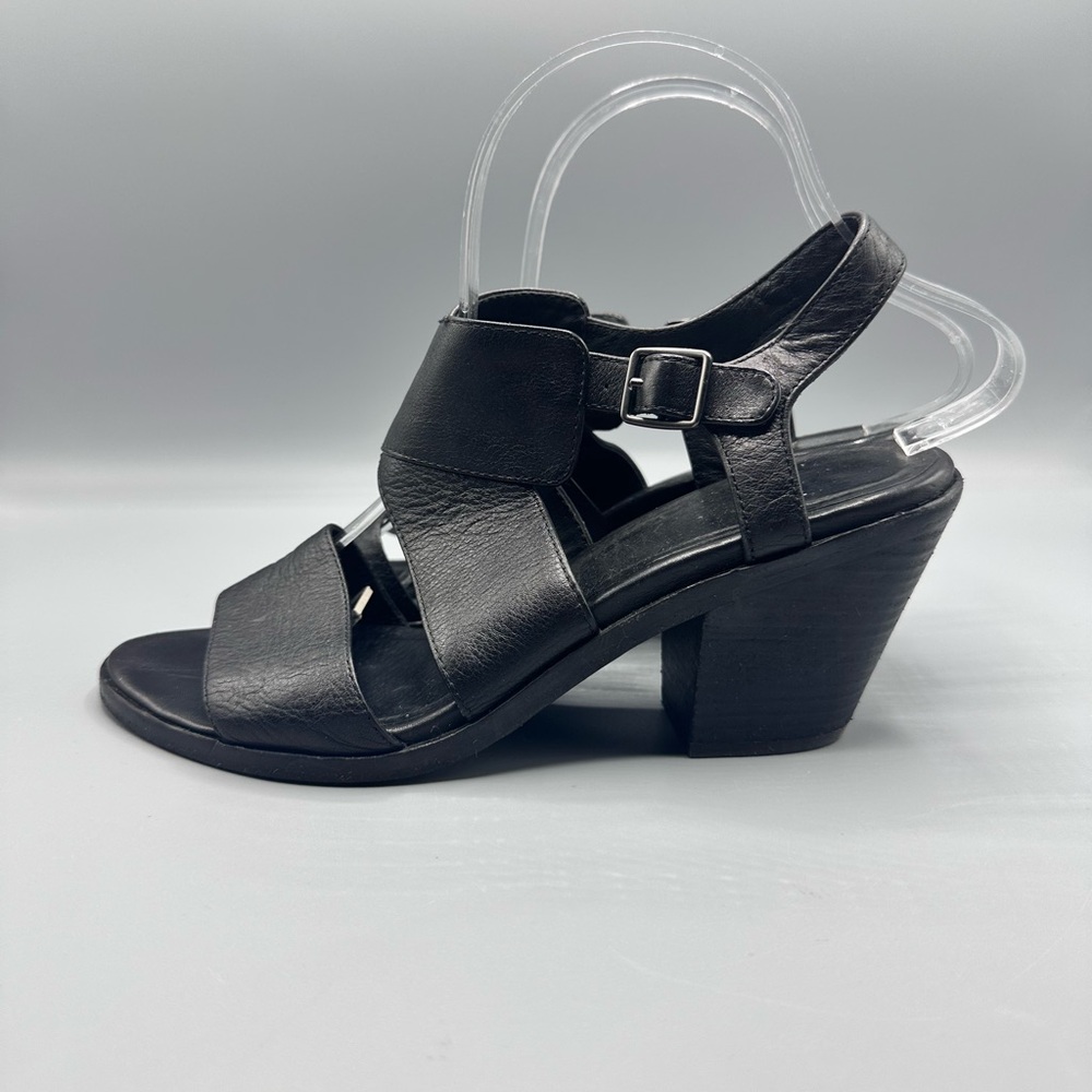 Eileen Fisher Side 8 Black “Carat” Leather Sandals - Picture 3 of 5